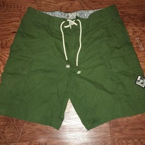 Vans green Joel Tudor walk shorts 32 like new